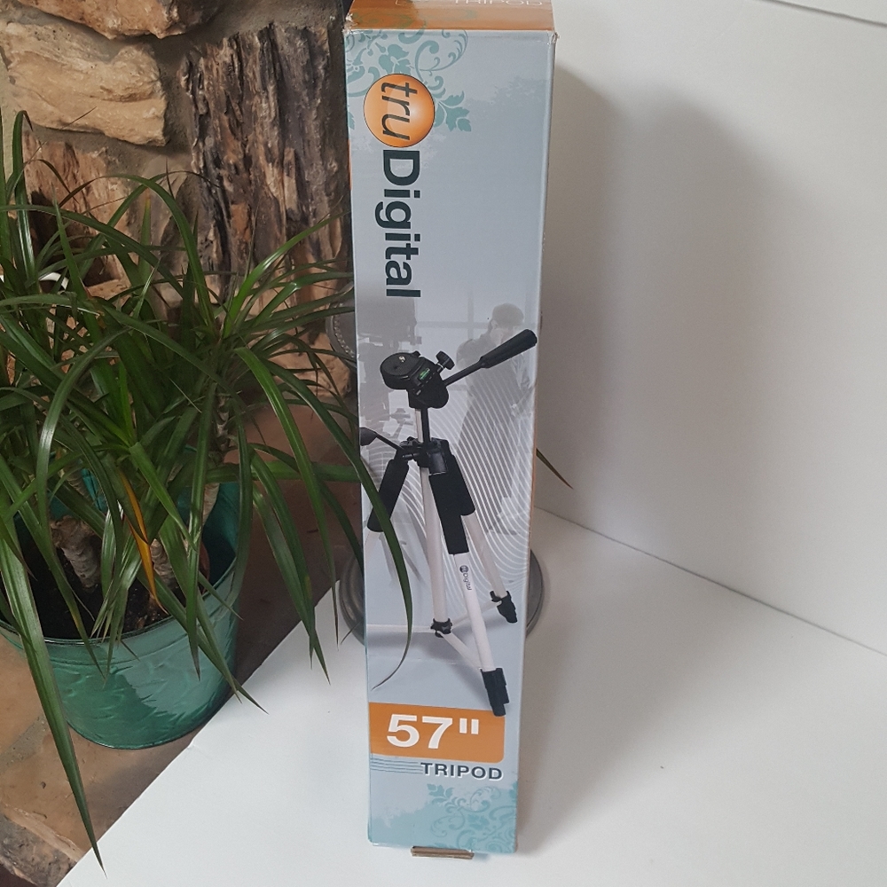 TRUDigital Tripod adjustable up to 57"